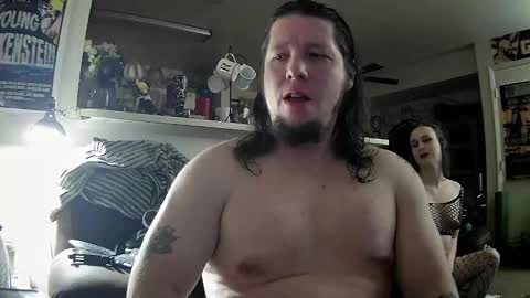 biggerisbetter21 online show from 12/18/24, 07:04