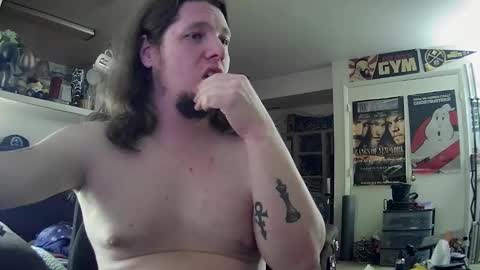 biggerisbetter21 online show from 02/03/25, 01:40