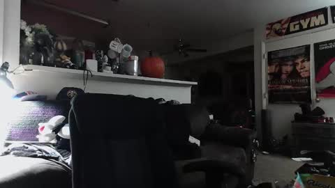 biggerisbetter21 online show from 10/30/25, 10:49