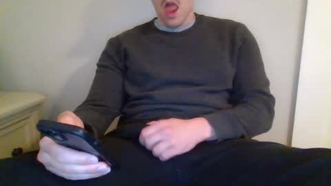 Snapshot of biggooner01 chatting on 07/12/26, 01:07 BigGooner01 online show from 07/12/26, 01:07