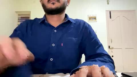 Snapshot of bighandsomesatisfy chatting on 01/01/25, 12:55 bighandsomesatisfy online show from 01/01/25, 12:55