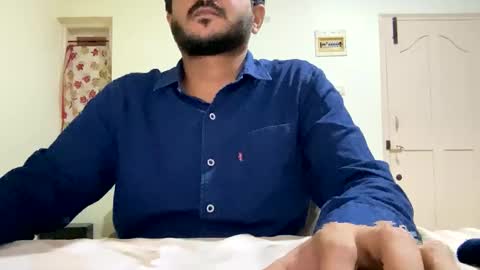 Snapshot of bighandsomesatisfy chatting on 01/01/25, 03:57 bighandsomesatisfy online show from 01/01/25, 03:57