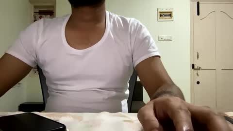 Snapshot of bighandsomesatisfy chatting on 01/02/25, 06:34 bighandsomesatisfy online show from 01/02/25, 06:34