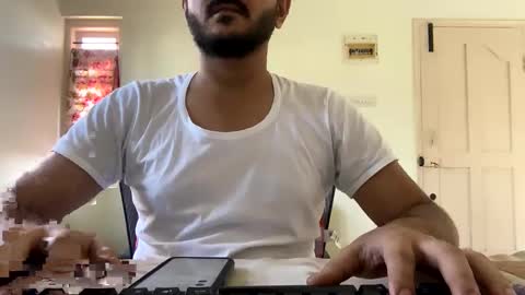 Snapshot of bighandsomesatisfy chatting on 01/03/25, 08:00 bighandsomesatisfy online show from 01/03/25, 08:00