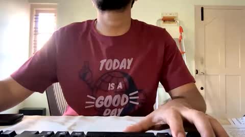 Snapshot of bighandsomesatisfy chatting on 01/05/25, 11:04 bighandsomesatisfy online show from 01/05/25, 11:04