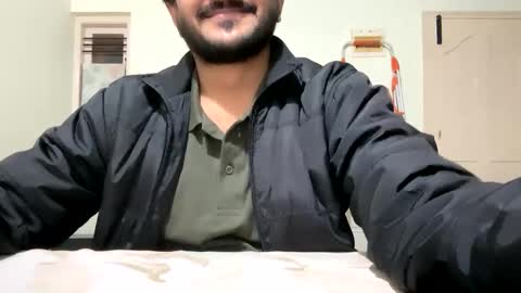 Snapshot of bighandsomesatisfy chatting on 01/06/25, 02:14 bighandsomesatisfy online show from 01/06/25, 02:14