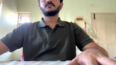 Snapshot of bighandsomesatisfy chatting on 01/07/25, 10:22 bighandsomesatisfy online show from 01/07/25, 10:22