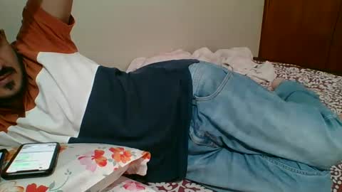 Snapshot of bighandsomesatisfy chatting on 01/30/25, 09:04 bighandsomesatisfy online show from 01/30/25, 09:04