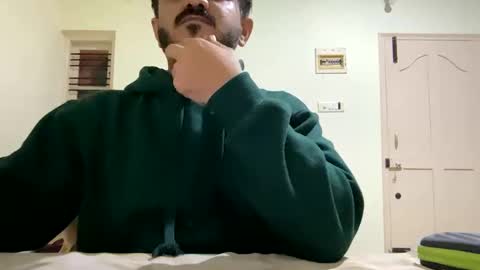 Snapshot of bighandsomesatisfy chatting on 02/02/25, 02:24 bighandsomesatisfy online show from 02/02/25, 02:24