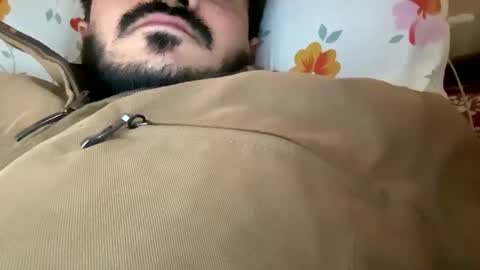 Snapshot of bighandsomesatisfy chatting on 02/05/25, 09:57 bighandsomesatisfy online show from 02/05/25, 09:57