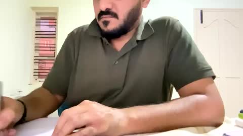 Snapshot of bighandsomesatisfy chatting on 02/06/25, 01:10 bighandsomesatisfy online show from 02/06/25, 01:10