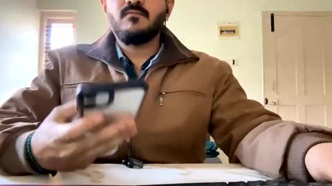 Snapshot of bighandsomesatisfy chatting on 02/11/25, 12:05 bighandsomesatisfy online show from 02/11/25, 12:05