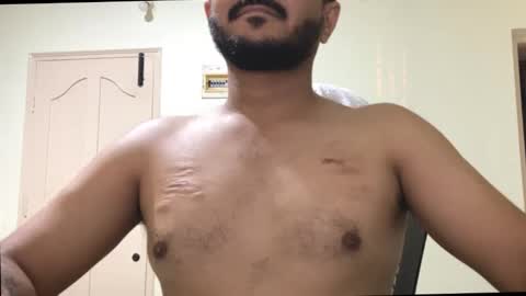 Snapshot of bighandsomesatisfy chatting on 10/27/25, 01:48 bighandsomesatisfy online show from 10/27/25, 01:48