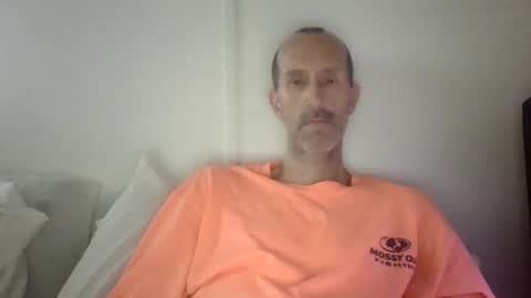 Snapshot of bighugemouthful chatting on 10/01/25, 04:02 Chaz online show from 10/01/25, 04:02