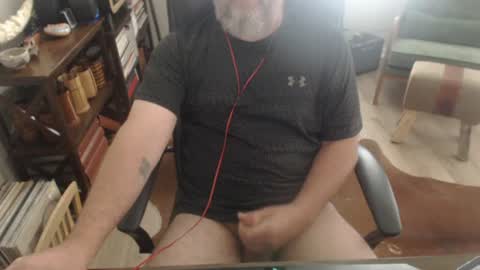 Snapshot of bighugmugg chatting on 06/16/26, 09:39 bighugmugg online show from 06/16/26, 09:39