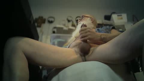 Snapshot of bigjeff01 chatting on 11/18/25, 09:52 bigjeff01 online show from 11/18/25, 09:52