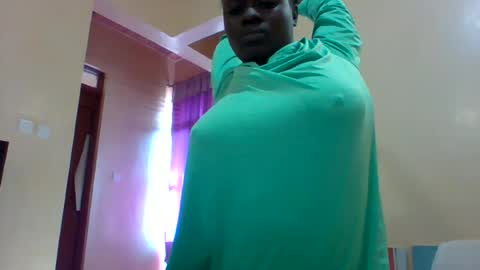 Snapshot of bigjuicyass_30 chatting on 07/14/26, 06:07 pretty online show from 07/14/26, 06:07