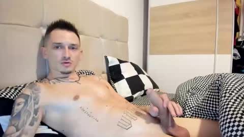 Snapshot of bigjustinnn chatting on 11/13/25, 10:30 bigjustinnn online show from 11/13/25, 10:30