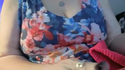 Snapshot of bigmarisella chatting on 10/30/25, 01:56 Big Mari online show from 10/30/25, 01:56