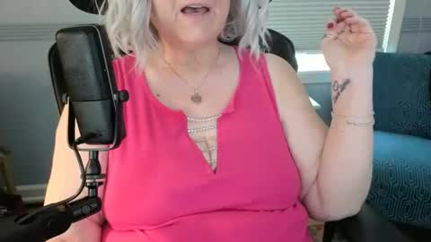 Snapshot of bigmarisella chatting on 02/04/26, 06:58 Big Mari online show from 02/04/26, 06:58