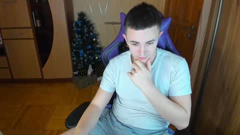 Snapshot of bigmark03 chatting on 02/12/25, 04:22 BigMark03 online show from 02/12/25, 04:22