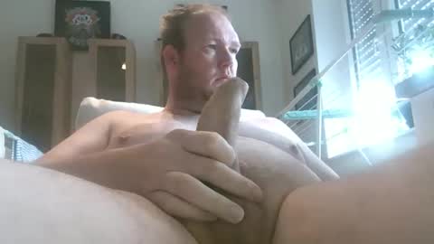 Snapshot of bigmendicks chatting on 09/17/25, 09:11 bigmendicks online show from 09/17/25, 09:11