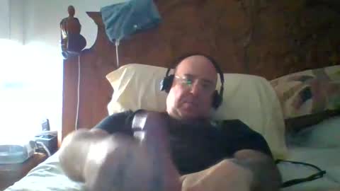 Snapshot of bigmike197167 chatting on 05/14/26, 08:32 bigmike197167 online show from 05/14/26, 08:32