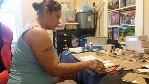 the Mini mami online show from 02/08/25, 06:55