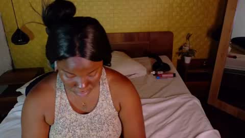 Snapshot of bigroundbooty_ chatting on 06/20/26, 08:11 bigroundbooty_ online show from 06/20/26, 08:11