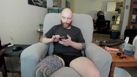 Snapshot of bigseanxoxo chatting on 04/10/26, 04:01 Sean pronounced Shon online show from 04/10/26, 04:01