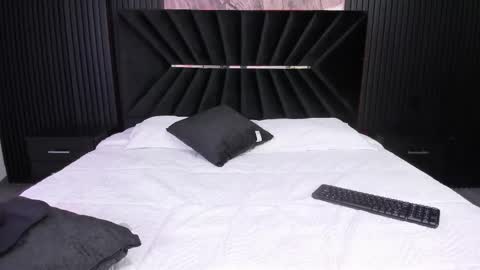 Zayra online show from 10/10/25, 12:04