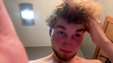 Snapshot of bigskinnyboyshh chatting on 02/16/25, 05:37 bigskinnyboyshh online show from 02/16/25, 05:37