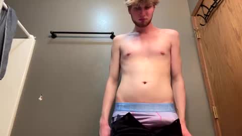 Snapshot of bigskinnyboyshh chatting on 02/22/25, 03:12 bigskinnyboyshh online show from 02/22/25, 03:12