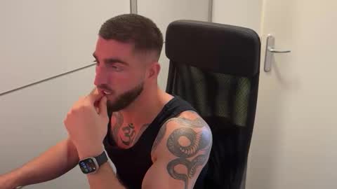 Gogo online show from 10/28/25, 11:58