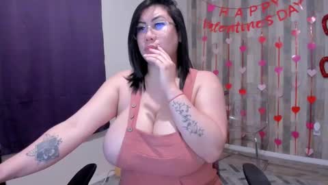  Nubia  online show from 02/09/25, 02:17