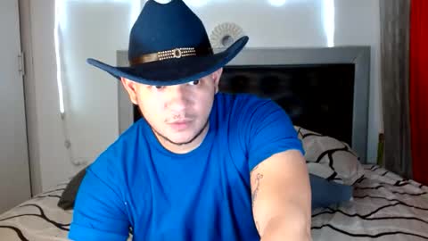 Snapshot of bigthick_blackcock chatting on 10/06/25, 03:37 MANUEL online show from 10/06/25, 03:37