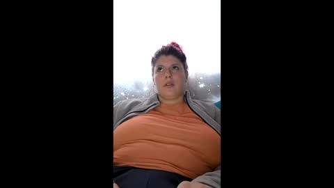 Snapshot of bigtitslala chatting on 02/25/26, 11:42 bigtitslala online show from 02/25/26, 11:42