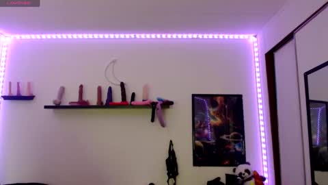 Nichole lights online show from 03/27/26, 09:25