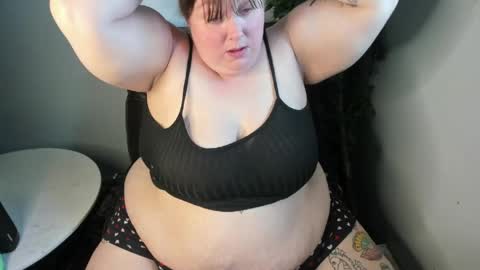 Snapshot of bigtittybbw chatting on 05/02/26, 06:13 bigtittybbw online show from 05/02/26, 06:13
