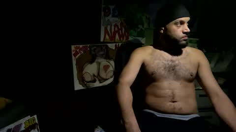 Snapshot of bigwalkdog12 chatting on 12/17/24, 08:01 Floppyphallus online show from 12/17/24, 08:01