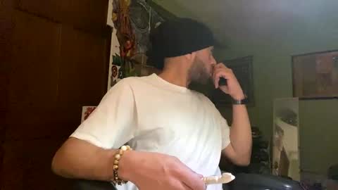 Snapshot of bigwalkdog12 chatting on 12/25/24, 09:24 Floppyphallus online show from 12/25/24, 09:24