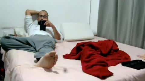 Snapshot of bigyyaso chatting on 07/12/26, 04:25 Horny Couple online show from 07/12/26, 04:25