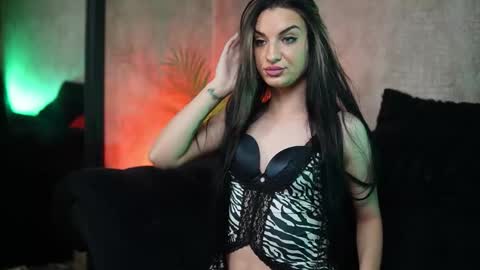 Snapshot of bikijo chatting on 11/13/25, 08:30 Biki online show from 11/13/25, 08:30