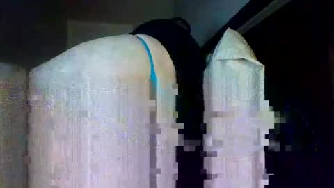 Snapshot of bikinkysloot chatting on 01/18/25, 09:45 KinkyBiSlut online show from 01/18/25, 09:45