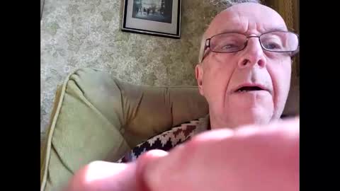 Snapshot of bill_25061 chatting on 12/02/24, 05:26 bill_25061 online show from 12/02/24, 05:26