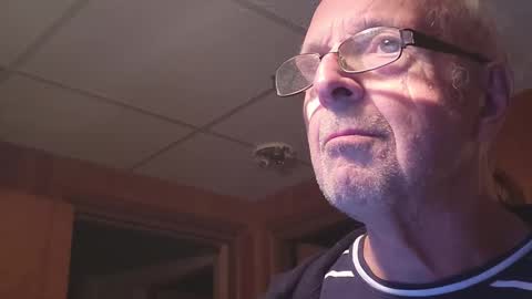 Snapshot of bill_25061 chatting on 09/27/25, 02:27 bill_25061 online show from 09/27/25, 02:27