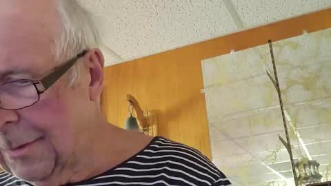 Snapshot of bill_25061 chatting on 10/29/25, 06:42 bill_25061 online show from 10/29/25, 06:42