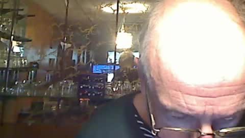 Snapshot of bill_25061 chatting on 10/31/25, 04:19 bill_25061 online show from 10/31/25, 04:19