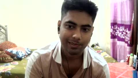 Snapshot of birbikrom104 chatting on 06/12/26, 05:17 birbikrom104 online show from 06/12/26, 05:17