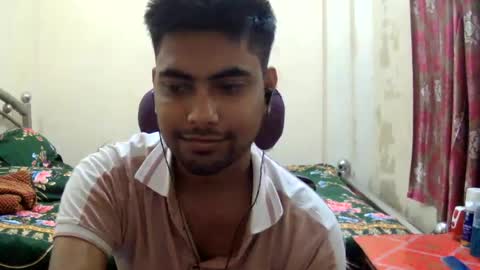 Snapshot of birbikrom104 chatting on 07/11/26, 06:27 birbikrom104 online show from 07/11/26, 06:27